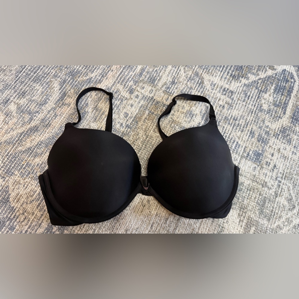 Victoria's Secret Black Smooth Molded T-Shirt Bra